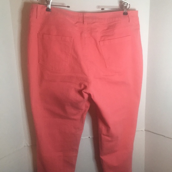 SIGNATURE SLIMMING JEANS BY CHRISTOPHER & BANKS SIZE 16 - Picture 3 of 3